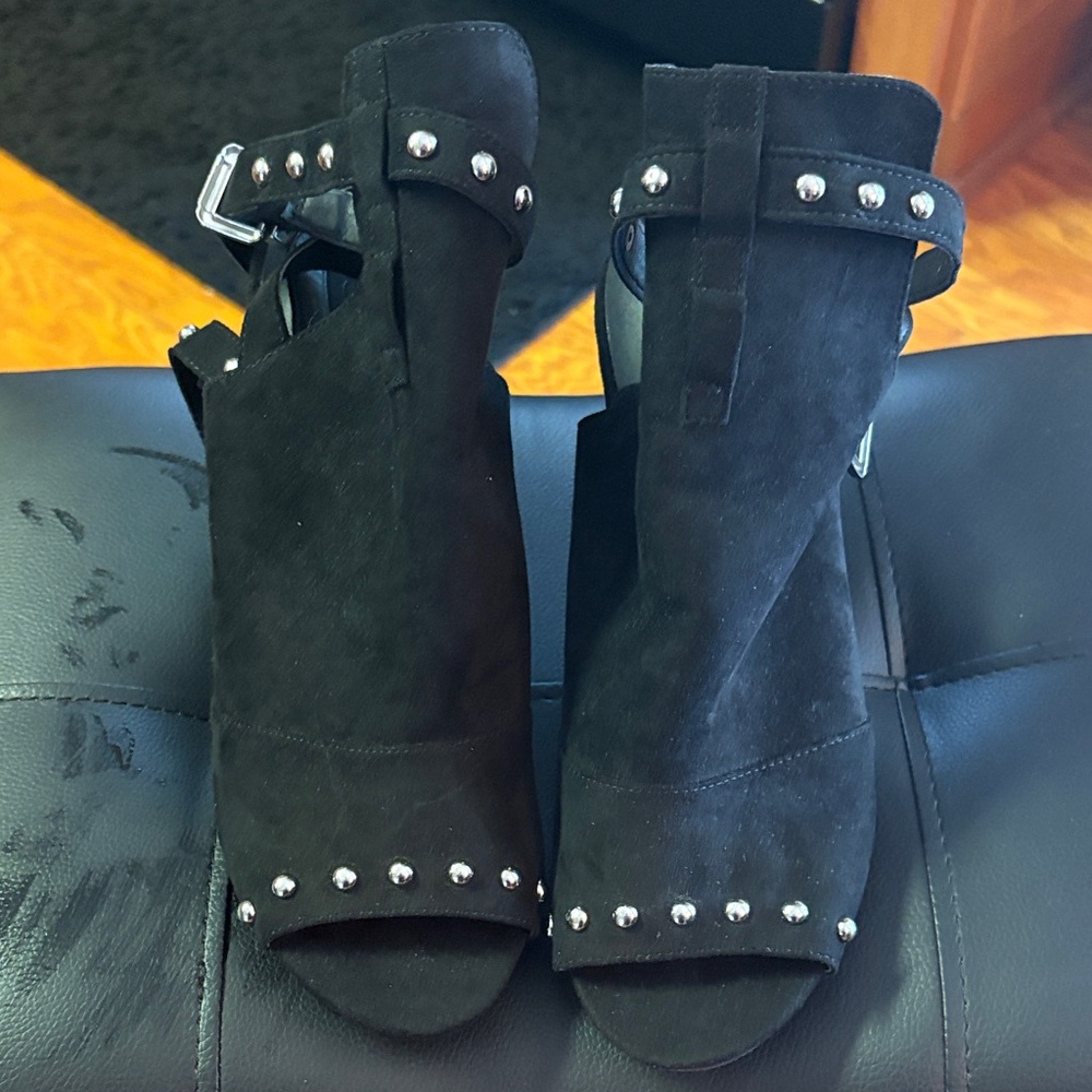 Black Studded Women's Shoes